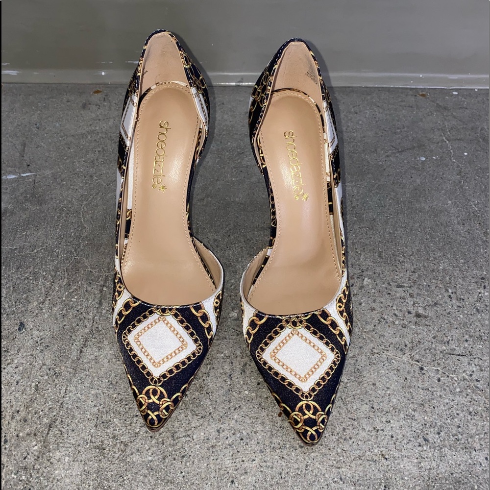 Pointed Toe Pump